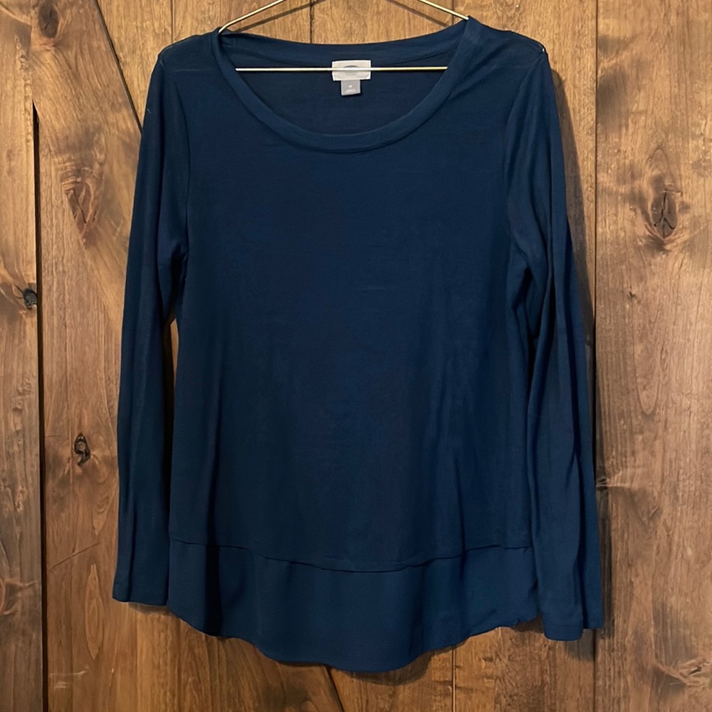 Long sleeve shirt.